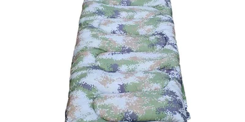 Camouflage outdoor sleeping bag for adults (4)