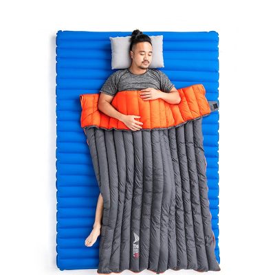 Cold resistant sleeping bag for adults (1)